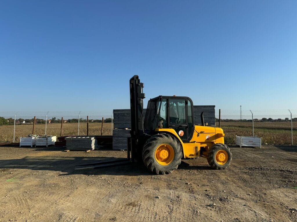 Motostivuitor de teren JCB